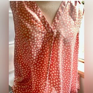 Women's sleeveless v-neck Peach and White Patterned Top, Sz XL